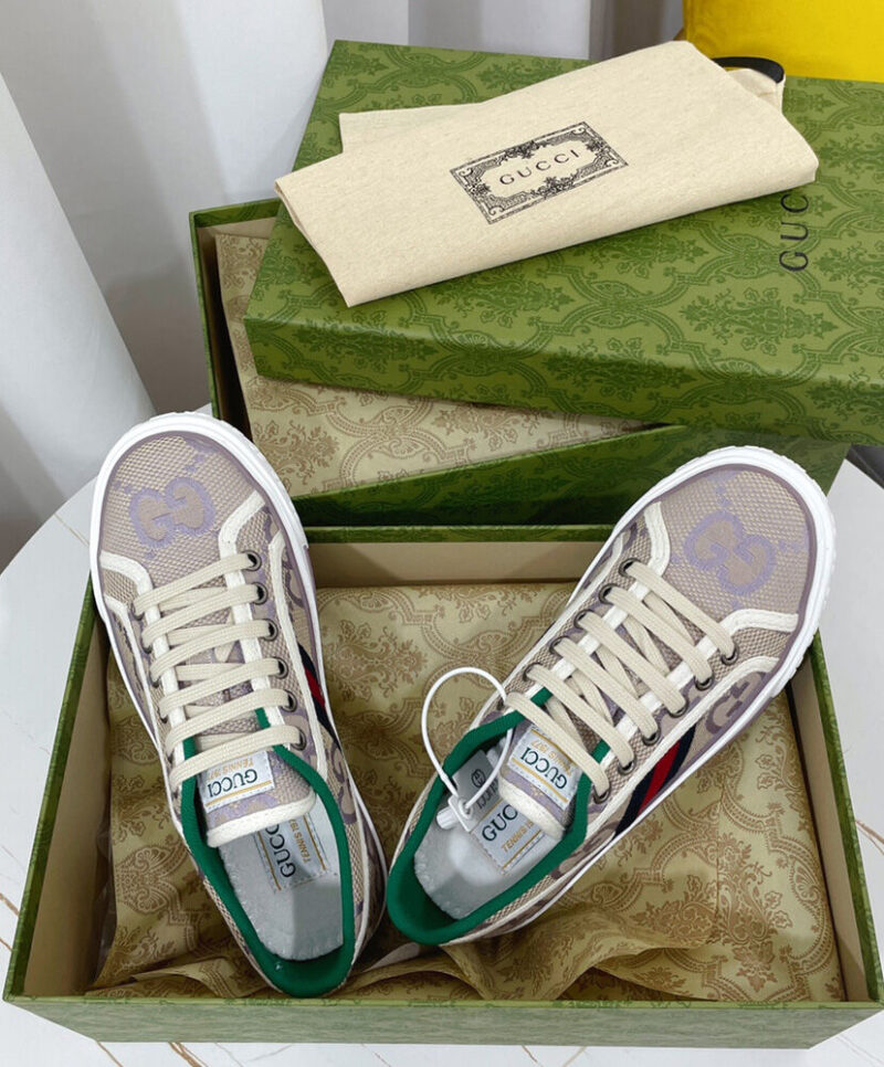 Gucci Unisex Tennis 1977 Jumbo GG Sneaker 725879 Purple