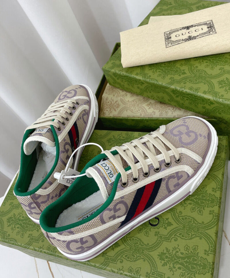 Gucci Unisex Tennis 1977 Jumbo GG Sneaker 725879 Purple