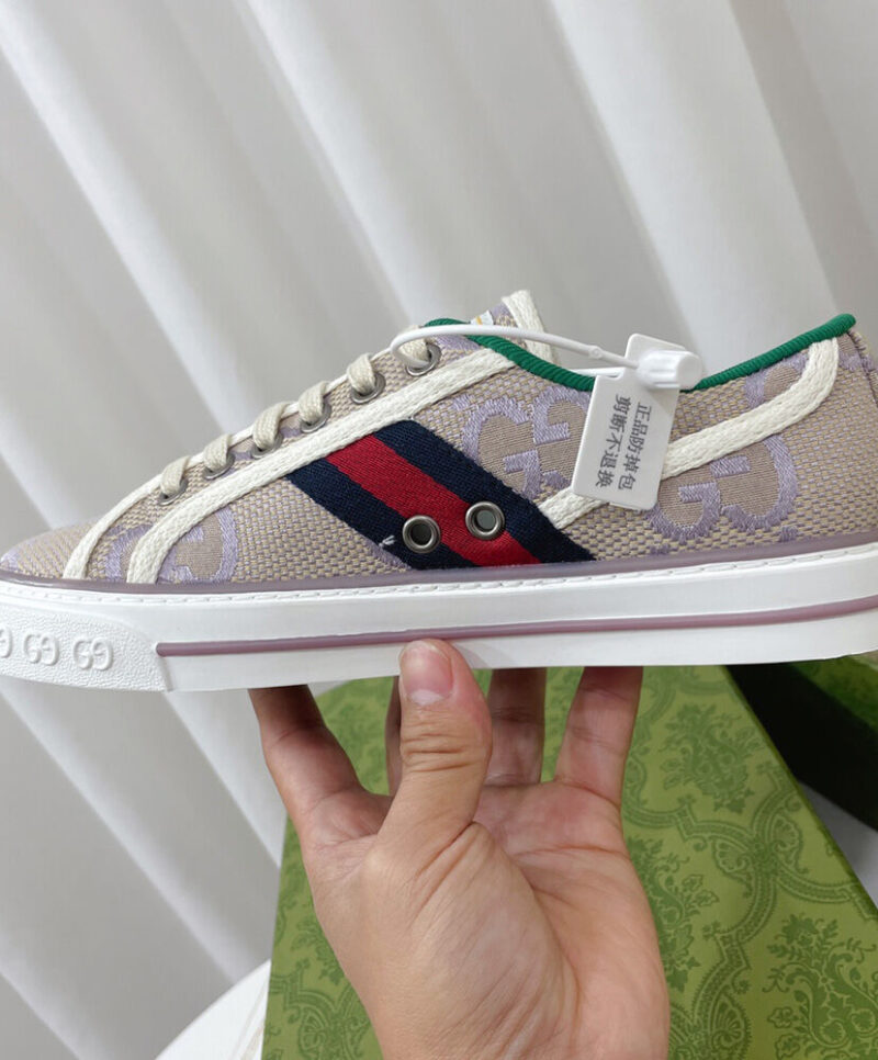Gucci Unisex Tennis 1977 Jumbo GG Sneaker 725879 Purple