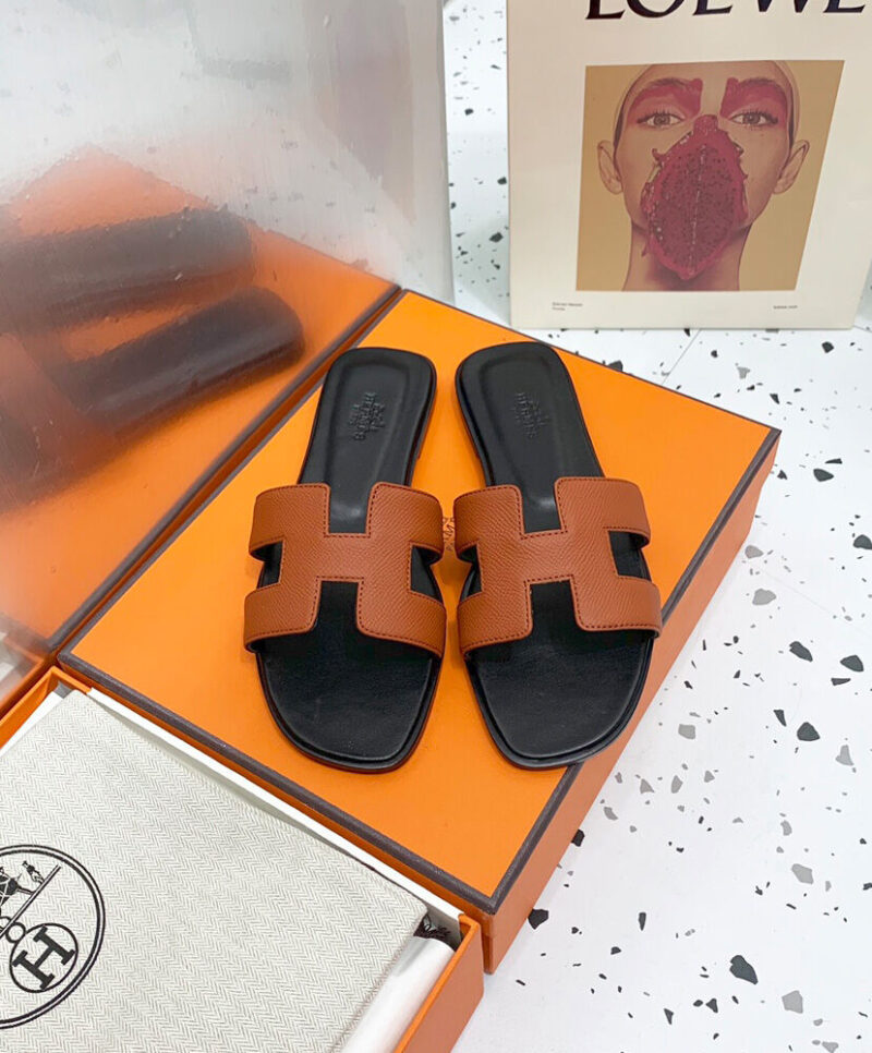 Hermes Women's Oran Sandal Coffee