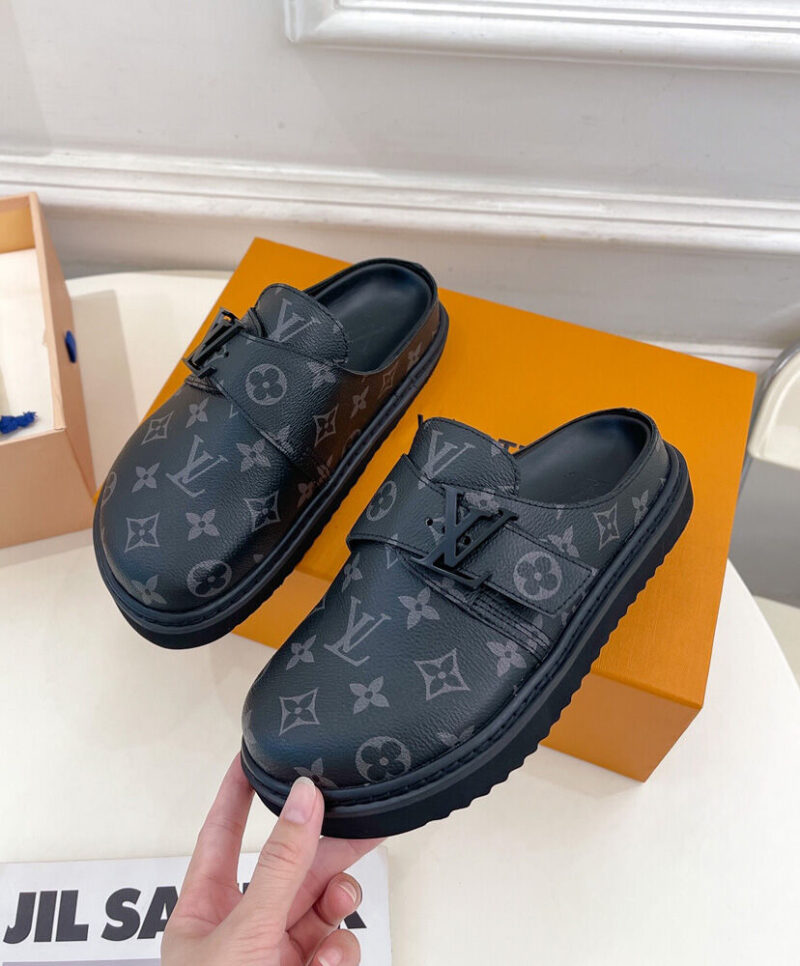 Louis Vuitton Unisex LV Easy Mule 1A8WIS Black