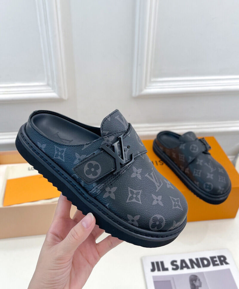 Louis Vuitton Unisex LV Easy Mule 1A8WIS Black