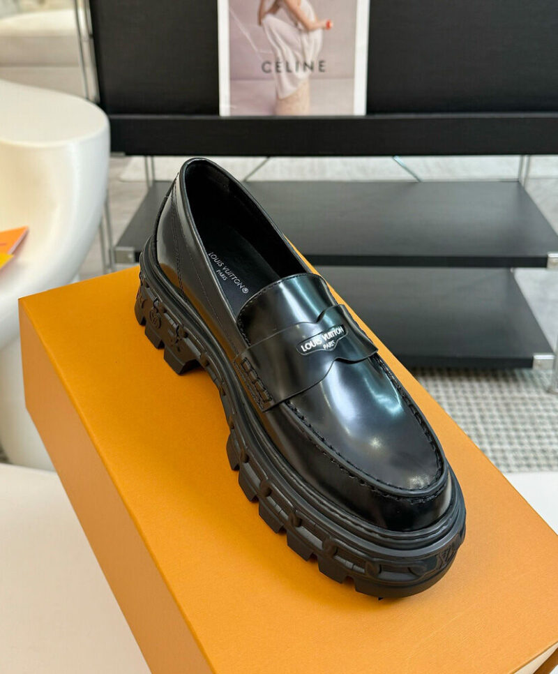 Louis Vuitton Women's LV Record Loafer 1AC9ID Black