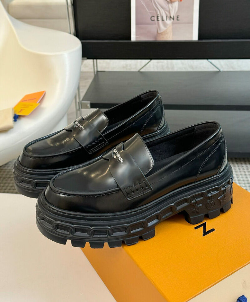 Louis Vuitton Women's LV Record Loafer 1AC9ID Black