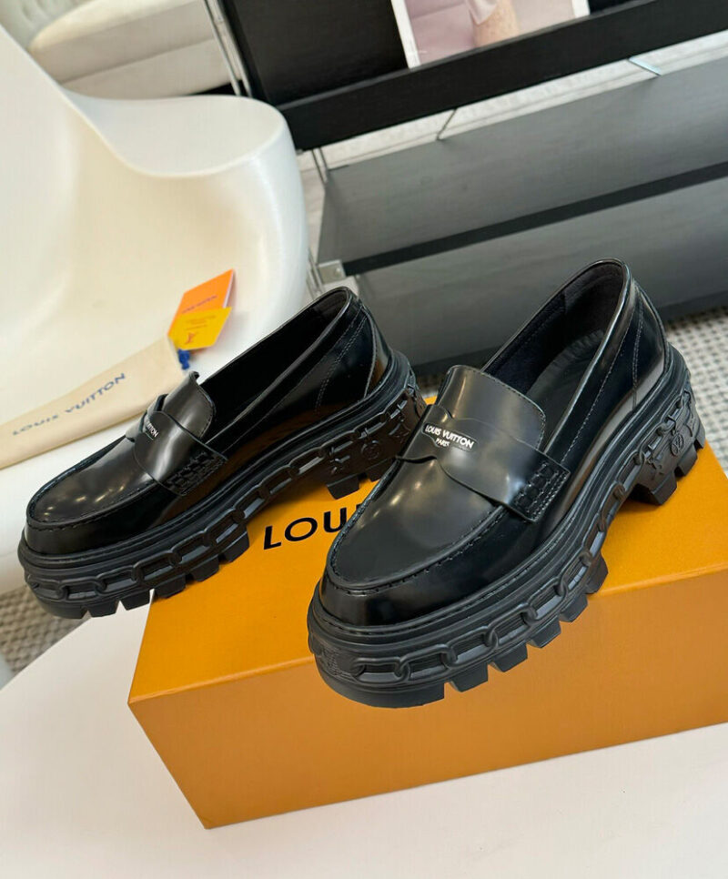 Louis Vuitton Women's LV Record Loafer 1AC9ID Black