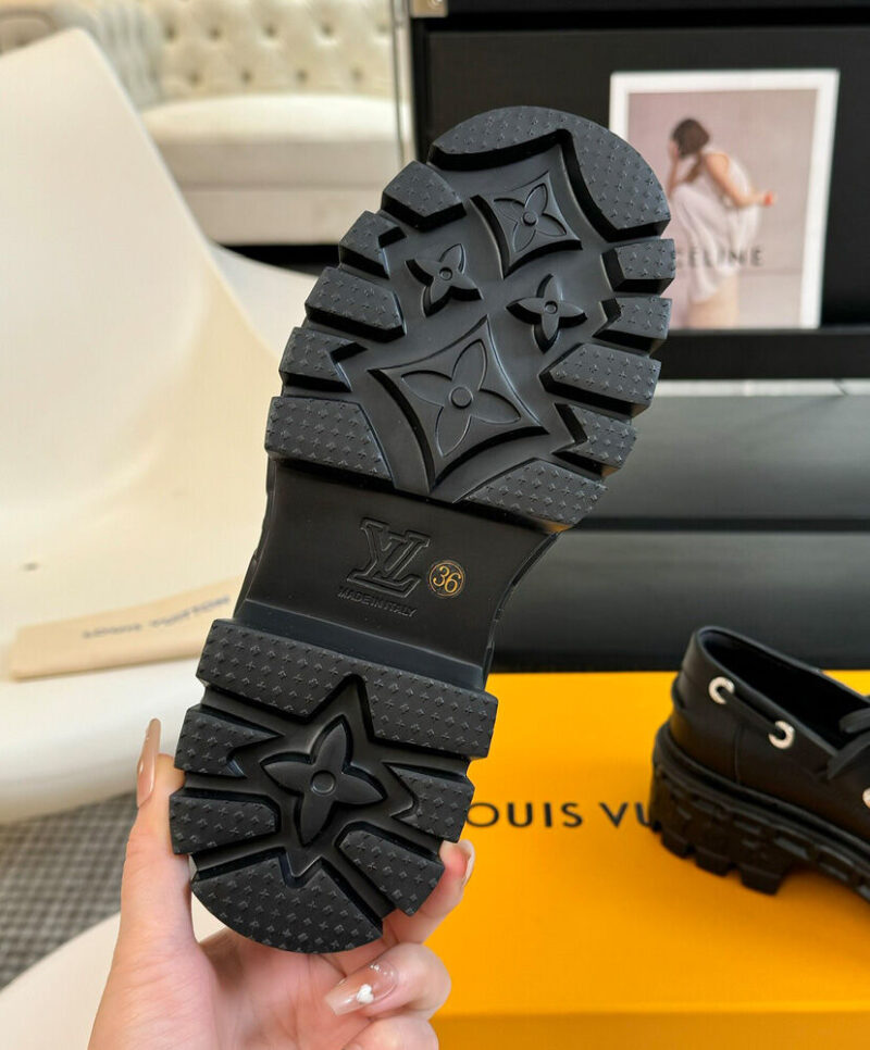Louis Vuitton Women's LV Record Boat Shoe 1ADAJI Black