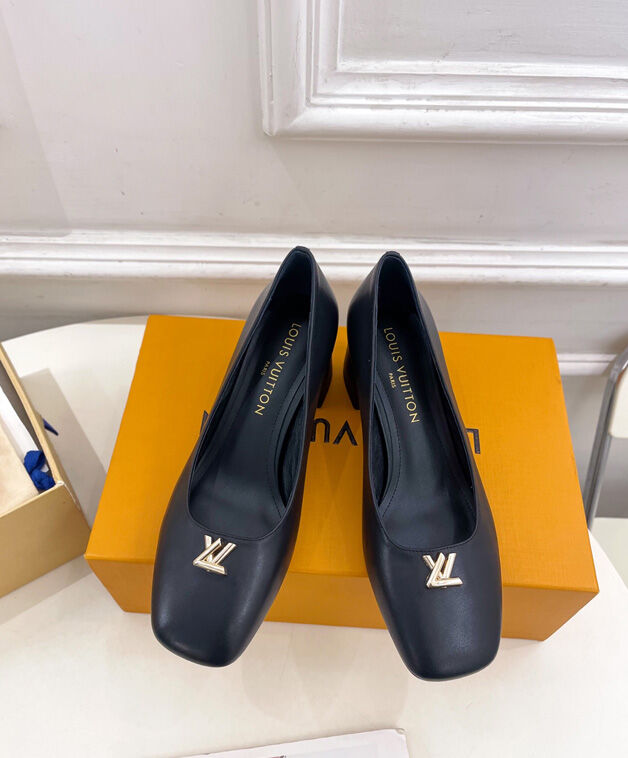 Louis Vuitton Women's Swing Pump Black