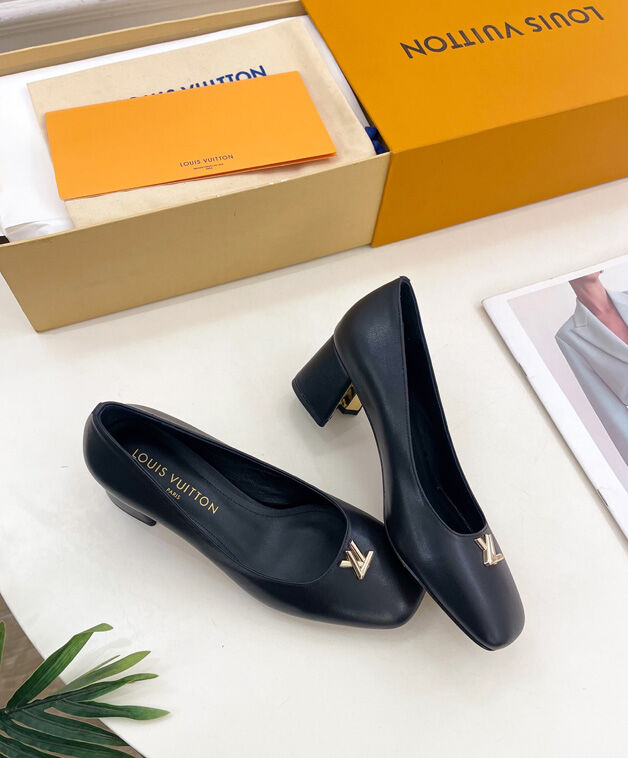 Louis Vuitton Women's Swing Pump Black