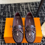 Louis Vuitton Women's Gloria Flat Loafer 1ABVD5 Mauve