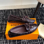 Louis Vuitton Women's Gloria Flat Loafer 1ABVD5 Mauve