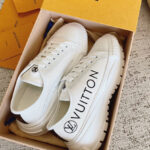 Louis Vuitton Women's LV Squad Trainers 1A9RO1 1A941W