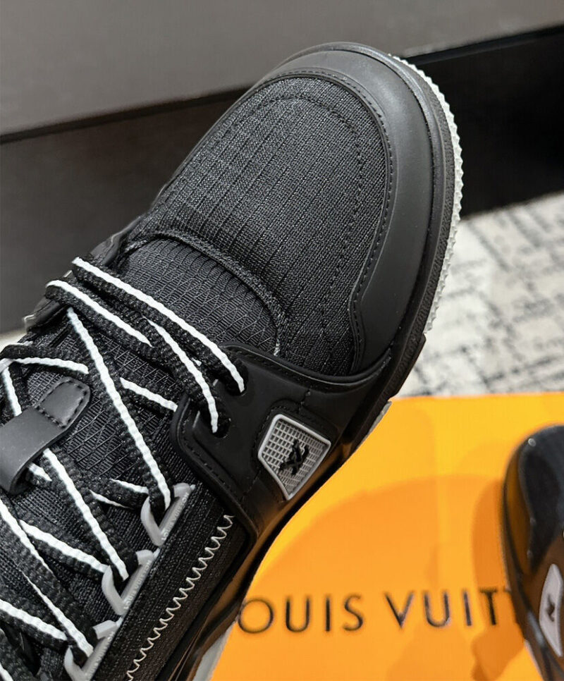 Louis Vuitton Unisex LV Trainer Sneaker 1ADEW4 1ADEWO