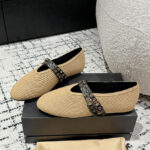 Alaia Women's Ballet Flats In Paper Straw Apricot