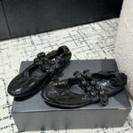 Alaia Women's Sphere Ballet Flats In Patent Leather Black