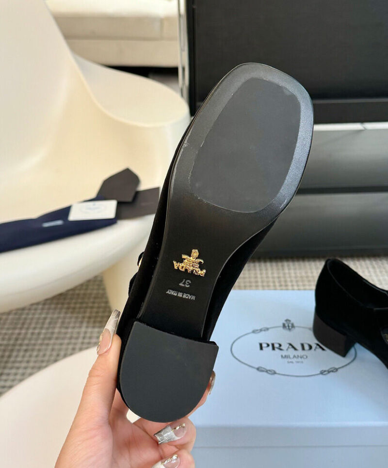 Prada Women's Velvet Pumps 1I818N Black