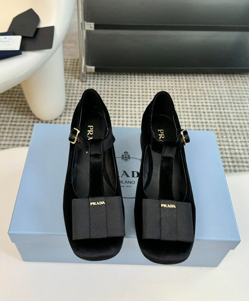 Prada Women's Velvet Pumps 1I818N Black