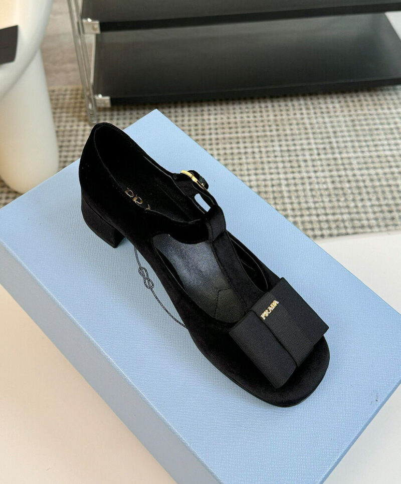 Prada Women's Velvet Pumps 1I818N Black