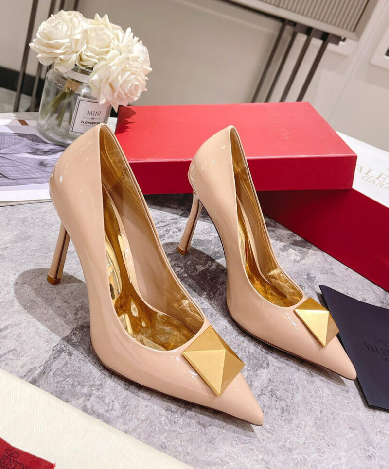 Valentino Women's One Stud Patent Leather Pump 100MM Cream